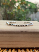Load image into Gallery viewer, Cuff, Silver Twist